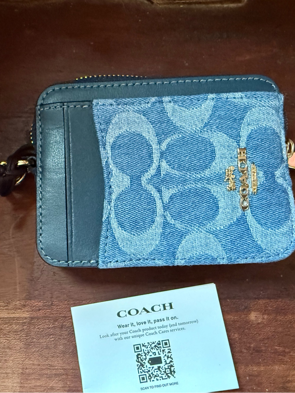 NWT Coach Zip Card Case in Signature Denim